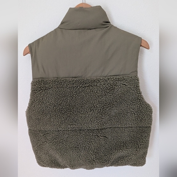 Women's Olive Green Sherpa Vest, Sz L - Picture 6 of 6